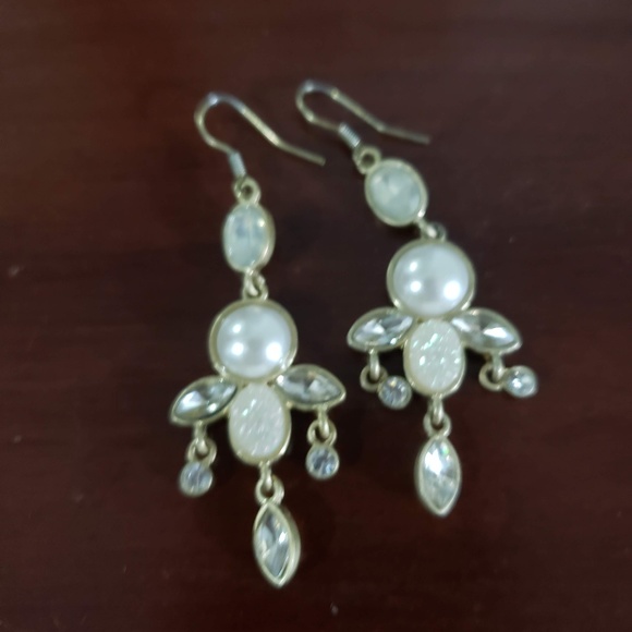 Aldo Jewelry - Very bright dazzling hanging  earrings